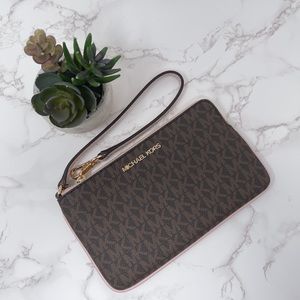Michael Kors JST Large Top Zip Wristlet